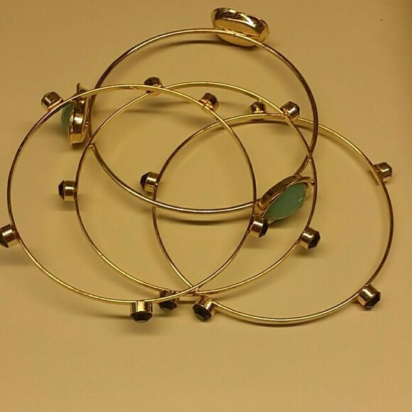 Beautiful bangles - Picture 1 of 2